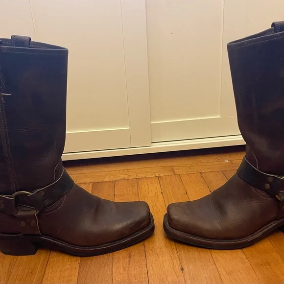 Frye Women’s Harness 12 R brown size 9 - Picture 8 of 16